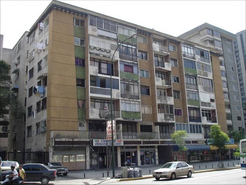 Edificio Pampater, urbanizacion El Bosque, Caracas (f. 2006, Sara
