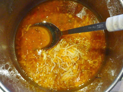 Pechugas De Pollo En Salsa De Verduras Y Queso
