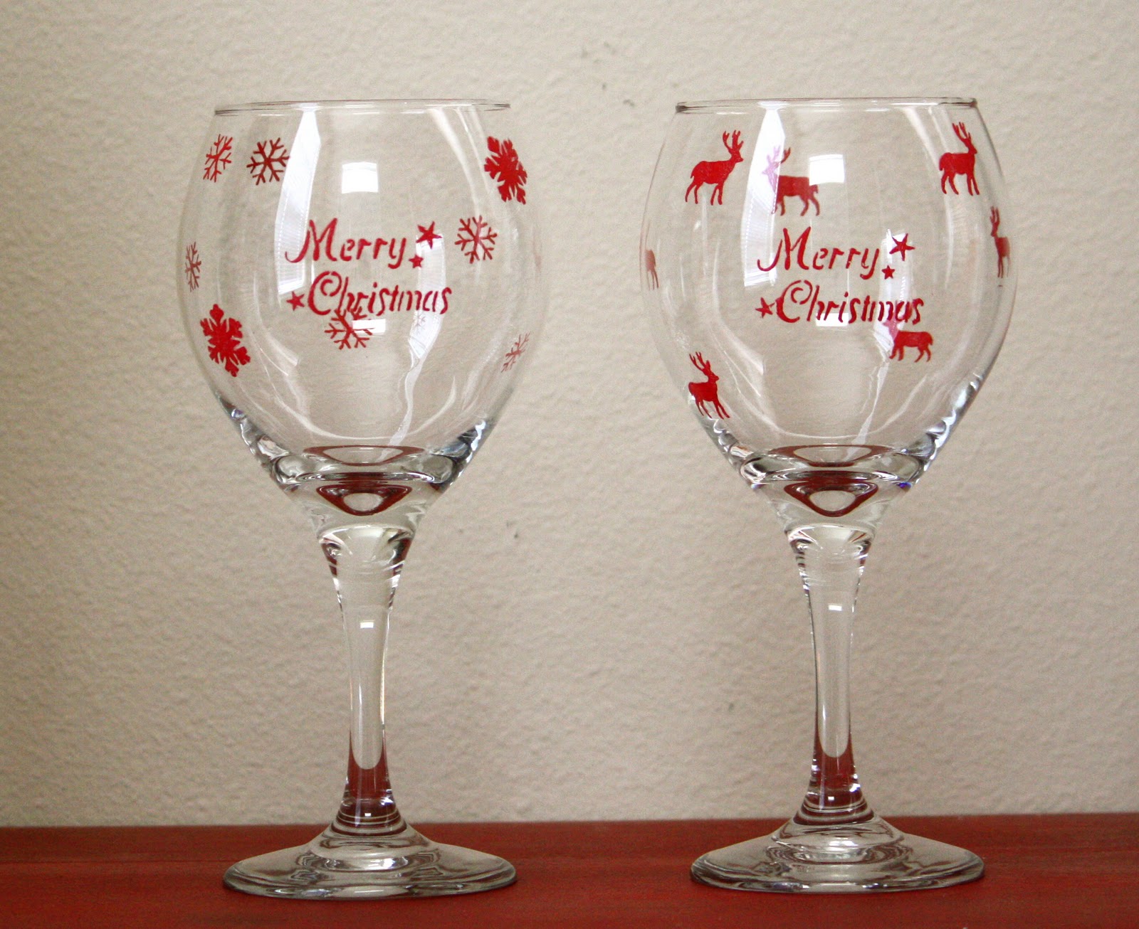 Desperate Craftwives Stenciled Christmas Wine Glasses
