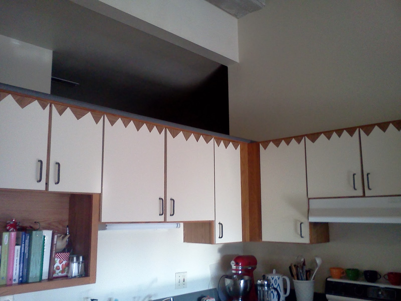 Diy white kitchen cabinets friendly way to add a little flavor to your kitchen cabidoors