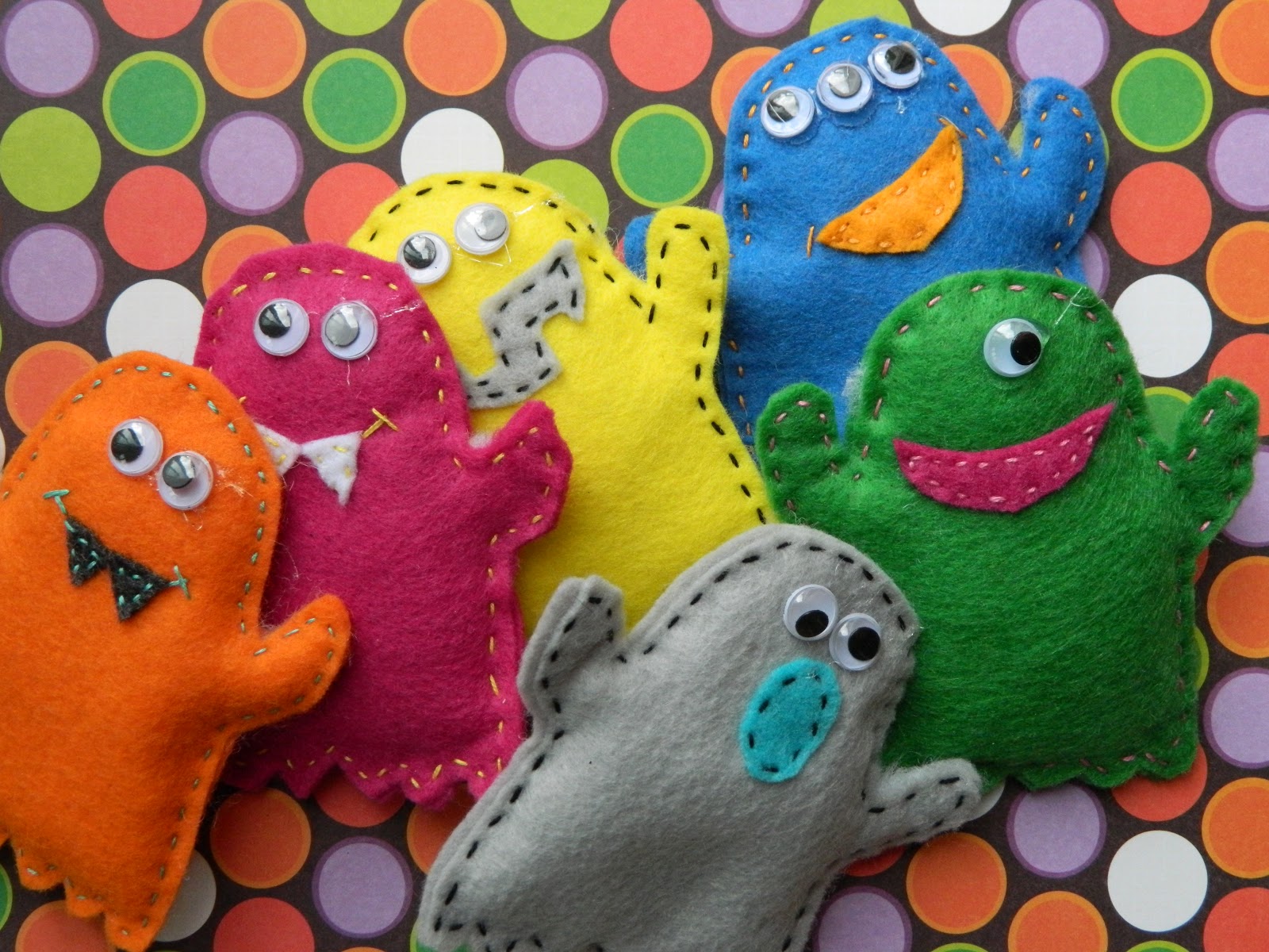 the vintage umbrella Little felt monsters