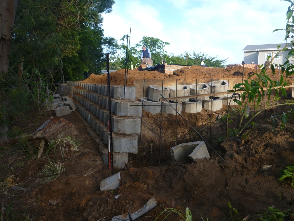 Immobilie In Knysna Projekt Hausbau Die Einfahrt Und Aussenanlage Wird Gestaltet