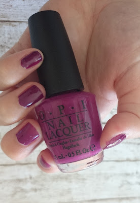 Review OPI Nail Lacquer Get cherried away - Coca Cola Kollektion