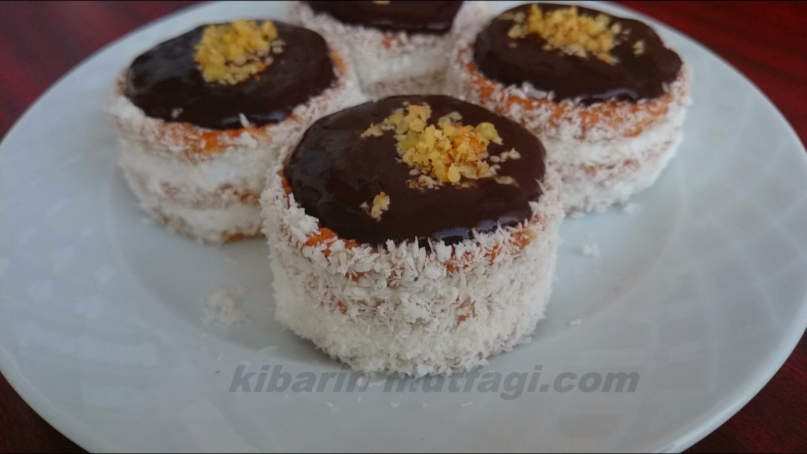 Bisküvili mini pasta tarifi ( burçak bisküvili imam sarığı pastası