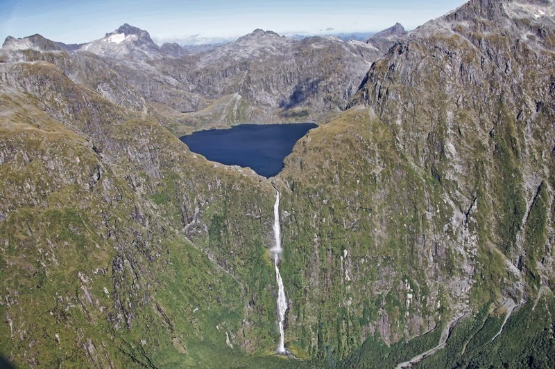 Beautiful waterfalls images,Sutherland Falls