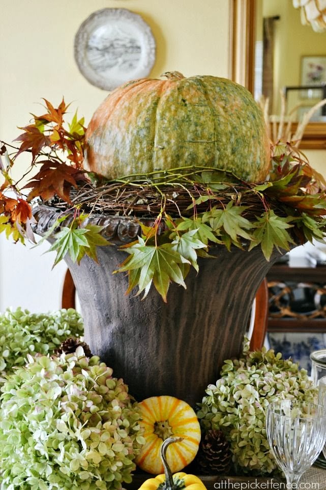 FOCAL POINT STYLING DECORATING WITH URNS FOR THE SEASONS