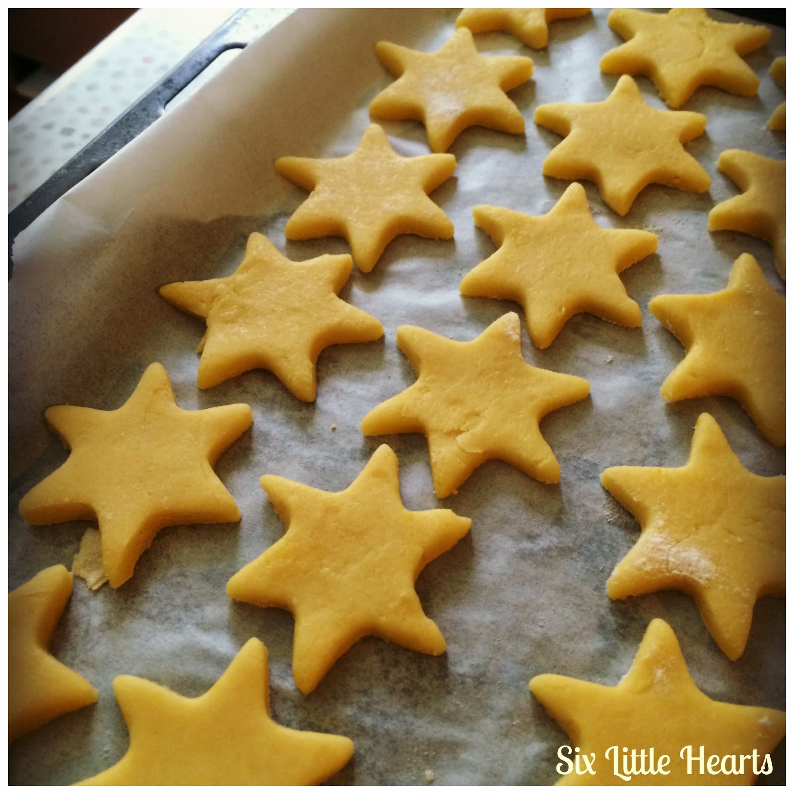 Six Little Hearts Festive Biscuits For The Masses...