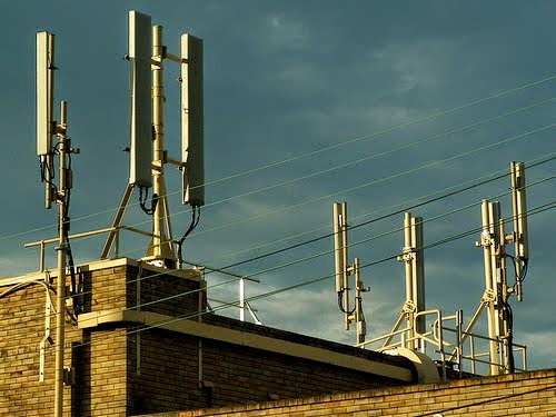 Non à la prolifération des antennes relais dans les zones habitées