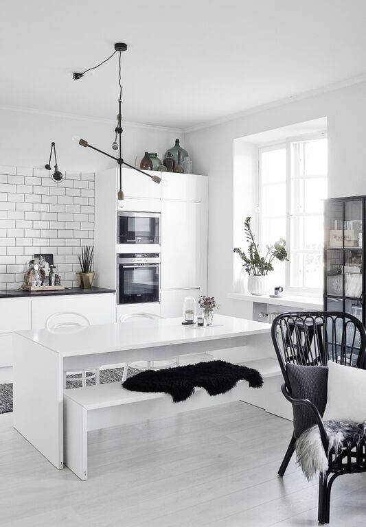 Monochrome-Scandinavian-style-kitchen-from-lagerma-blog.jpeg