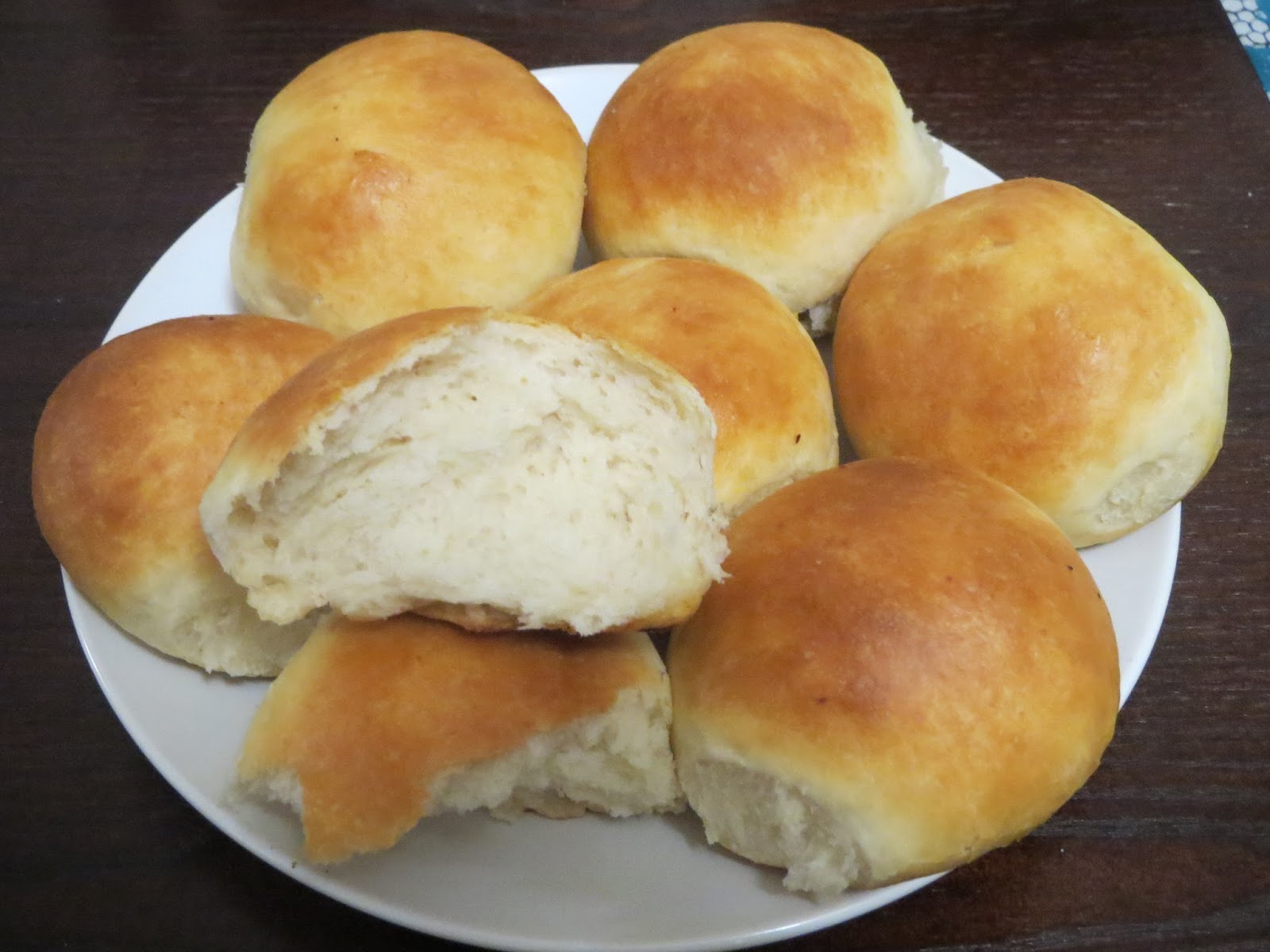 "Yummie Bites" PAV BREAD RECIPE ( DINNER ROLLS WITHOUT EGG)