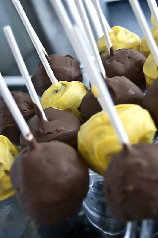 Ohh Baby! What to do with leftover cake Cake Pops!