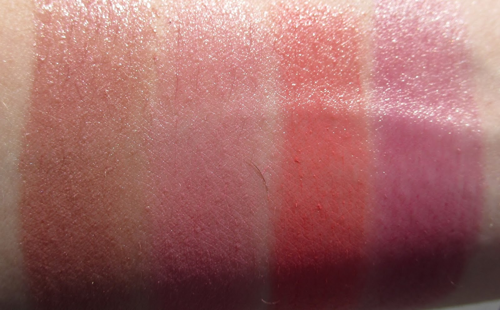 ROSAL LIP BALM (INK)REDIBLE COLORS Dear Skin