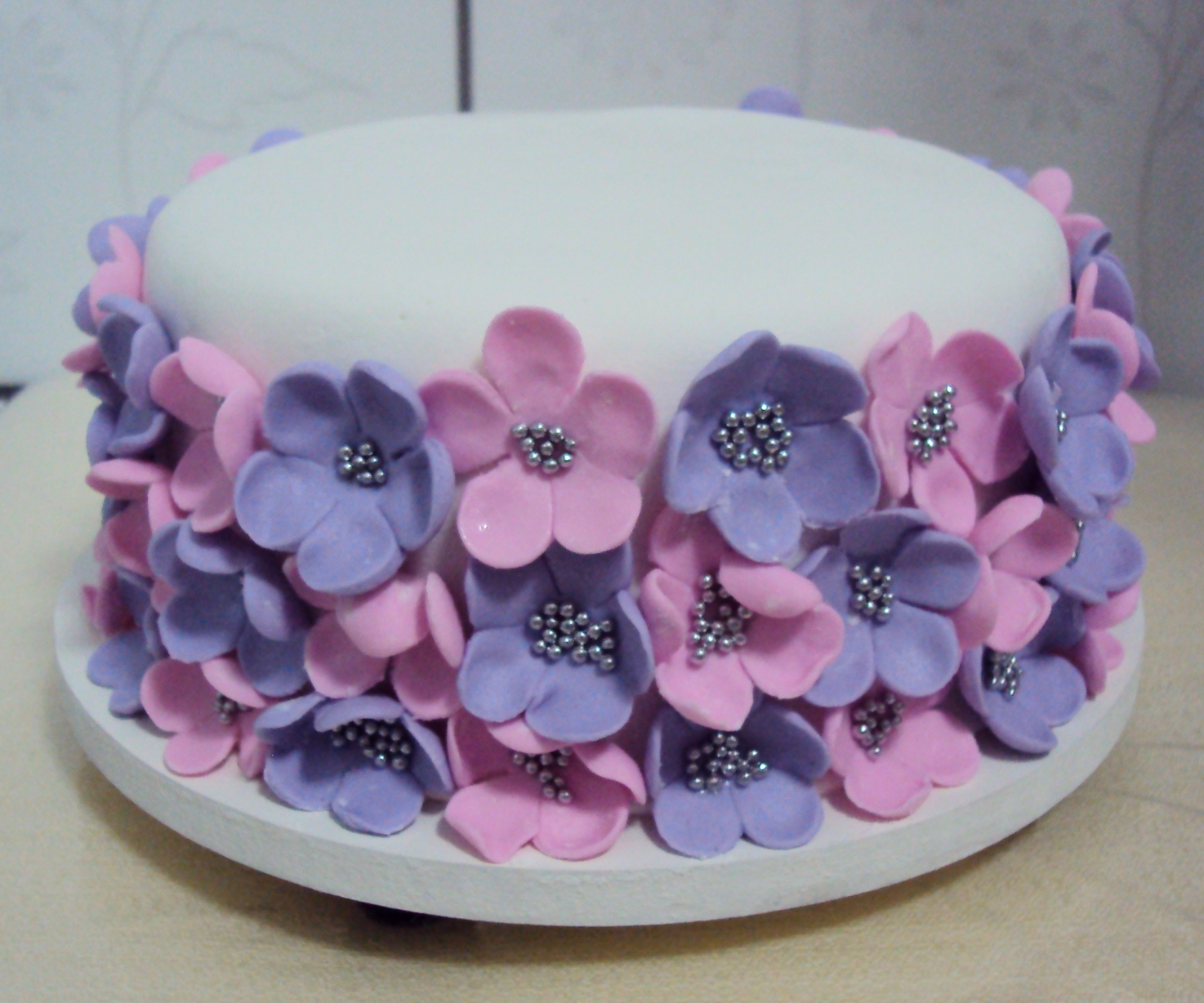 Karina Bolos & Doces Bolos em Pasta Americana