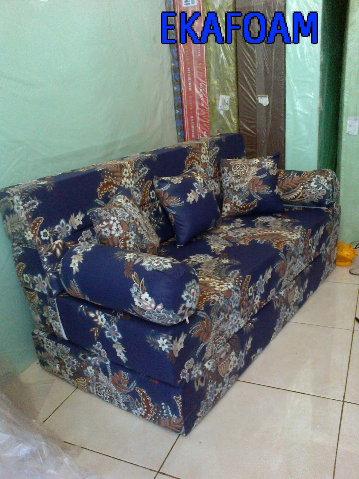 SOFABED INOAC BUNGA ASANTI BIRU 30 MAR 2014 AGEN RESMI KASUR BUSA