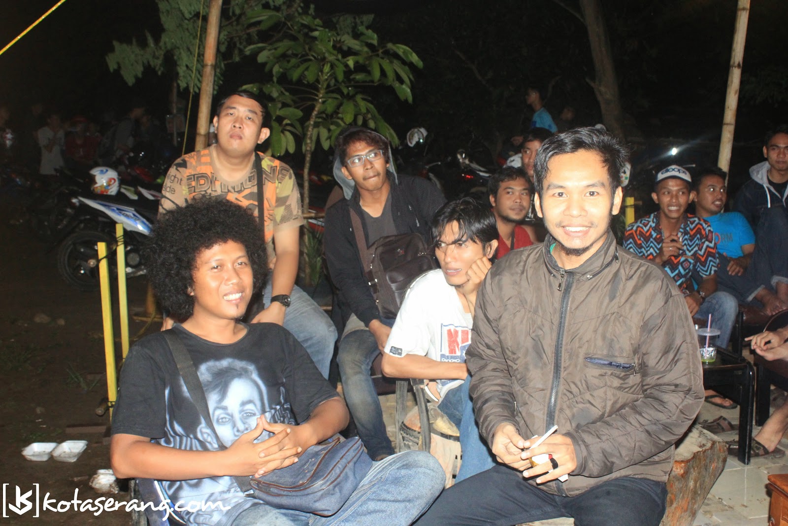 Event - Akustik Asik By: kedaiceriaa, CiRKoRM dan KotaSerang Event - Akustik Asik By: kedaiceriaa, CiRKoRM dan KotaSerang