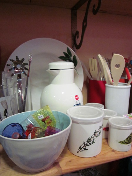 Que entren en nuestras casas, el sol, la luz y el color!!. Todo ello