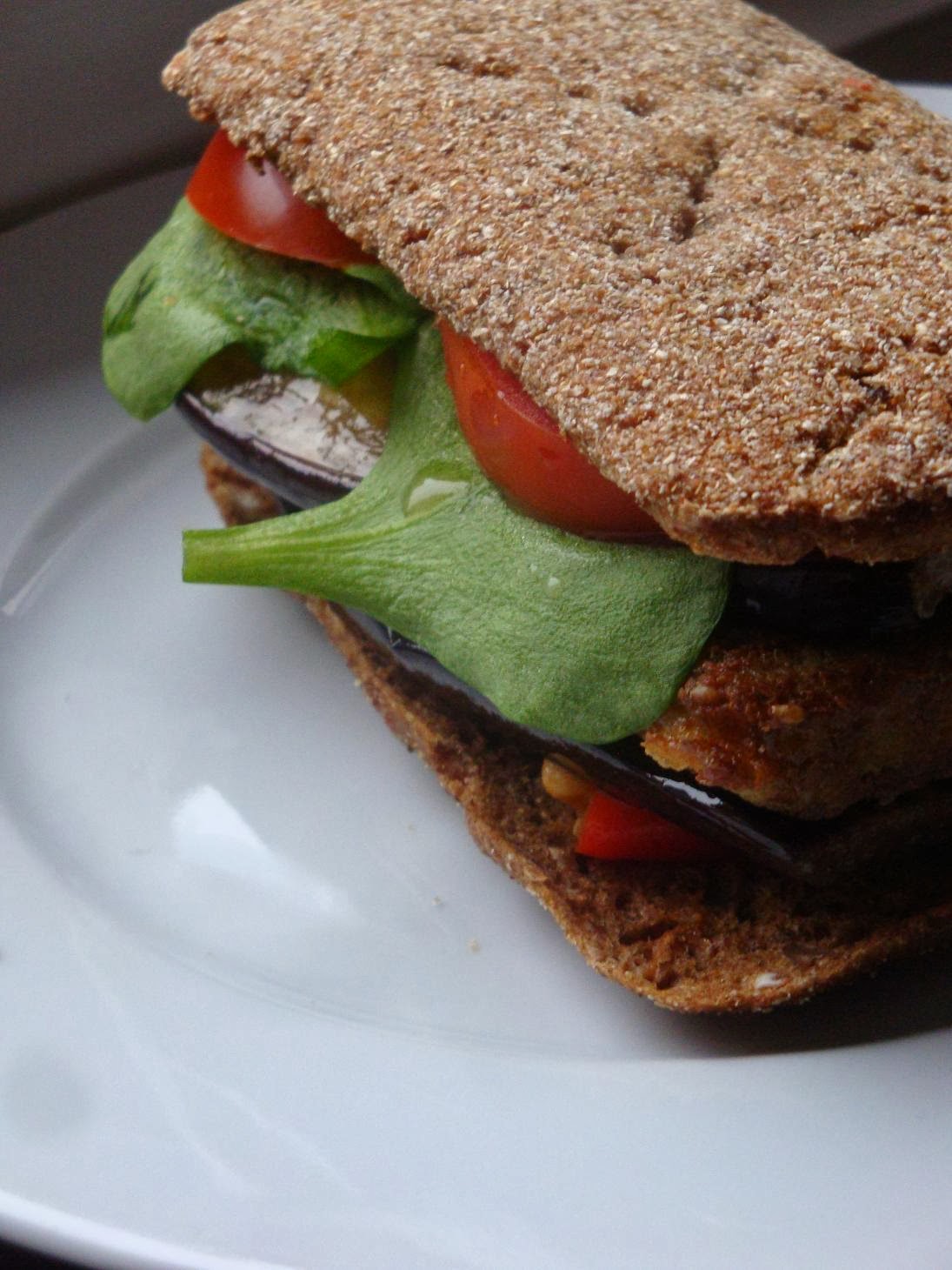 Gourmandises végétariennes AuberginenBurger