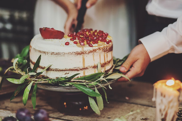 wedding cake pomegranate