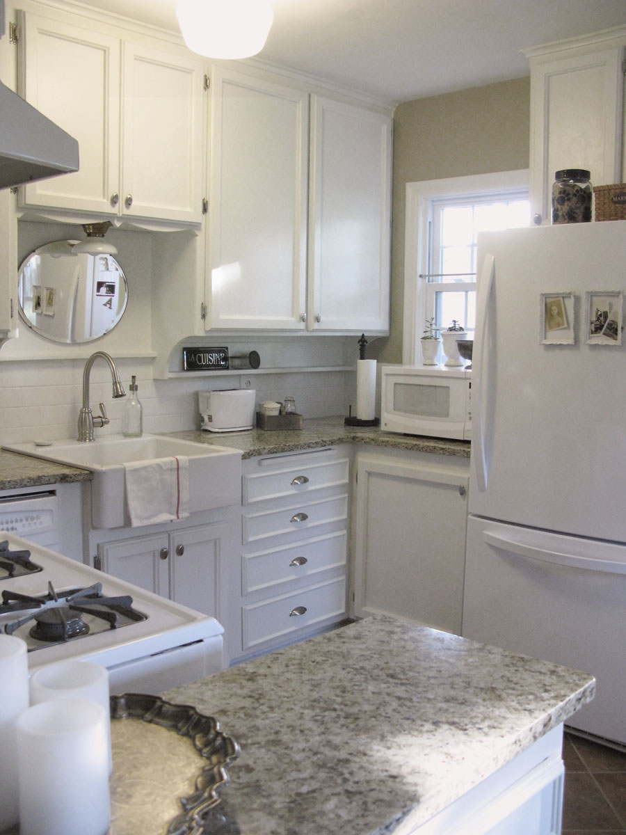 * Remodelaholic * Beautiful White Kitchen; Before and After