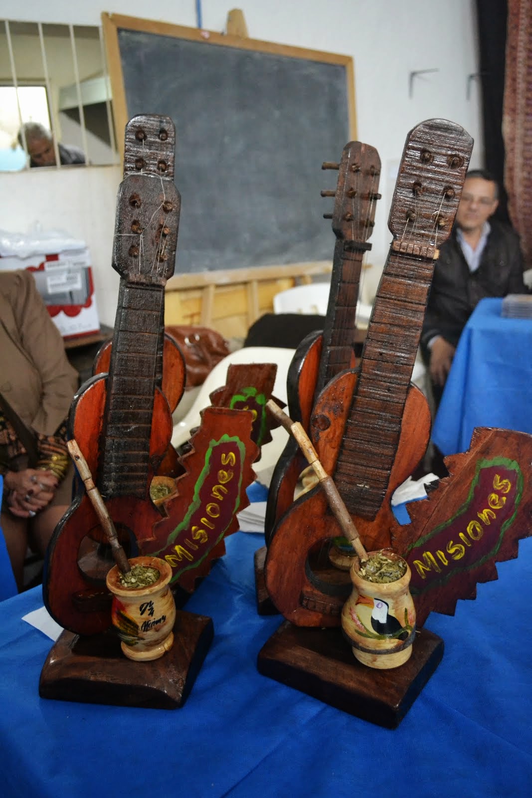 TROFEOS DEL FESTIVAL MI TIERRA ROJA