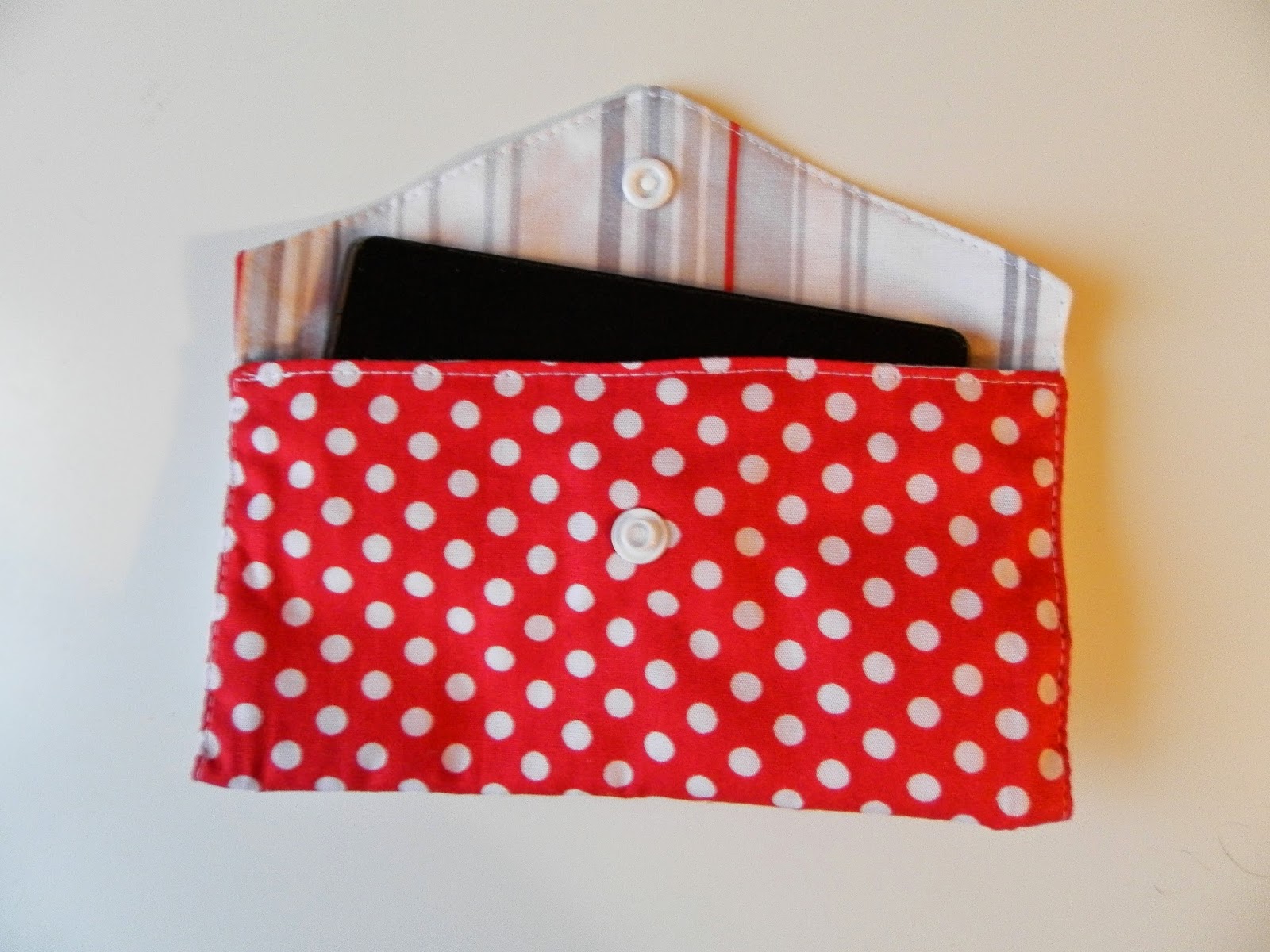 Coton et Création : pochette téléphone portable