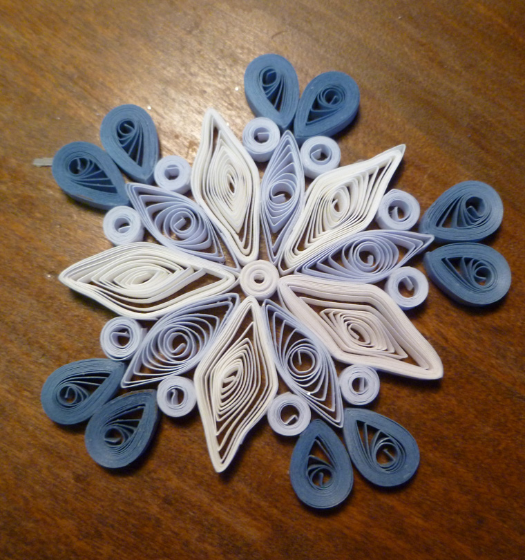Always Springtime Flowers Ombre Snowflake (and basic quilling tutorial)