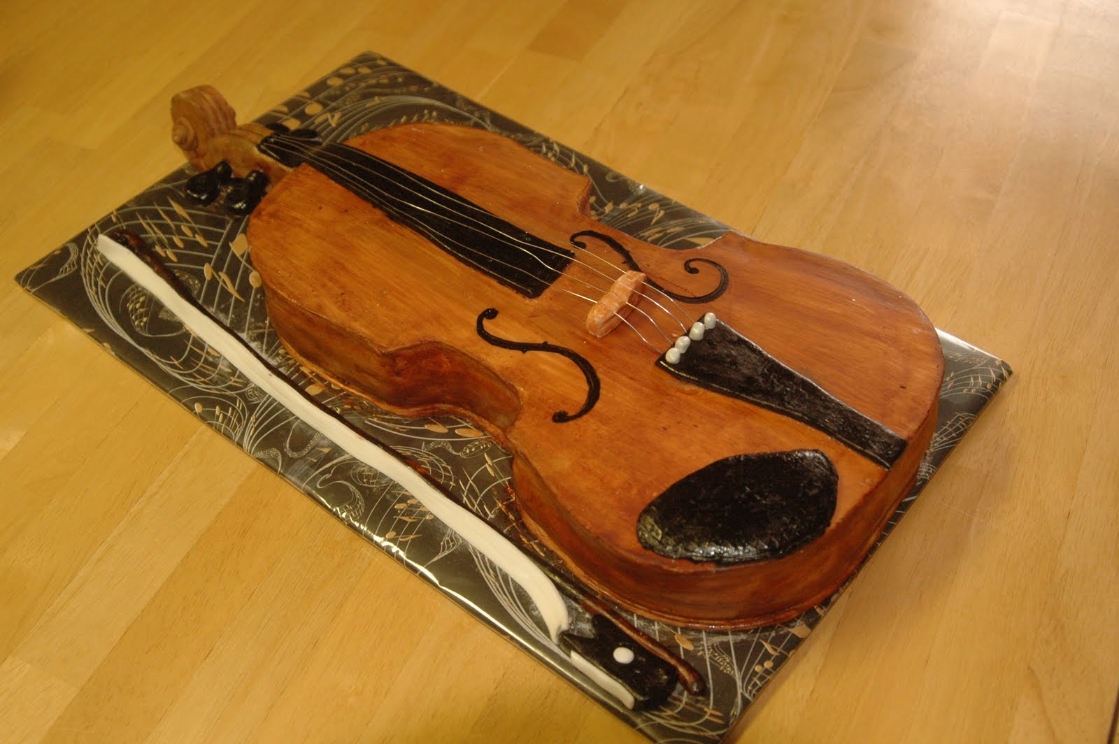The Cake Diva Violin Cake