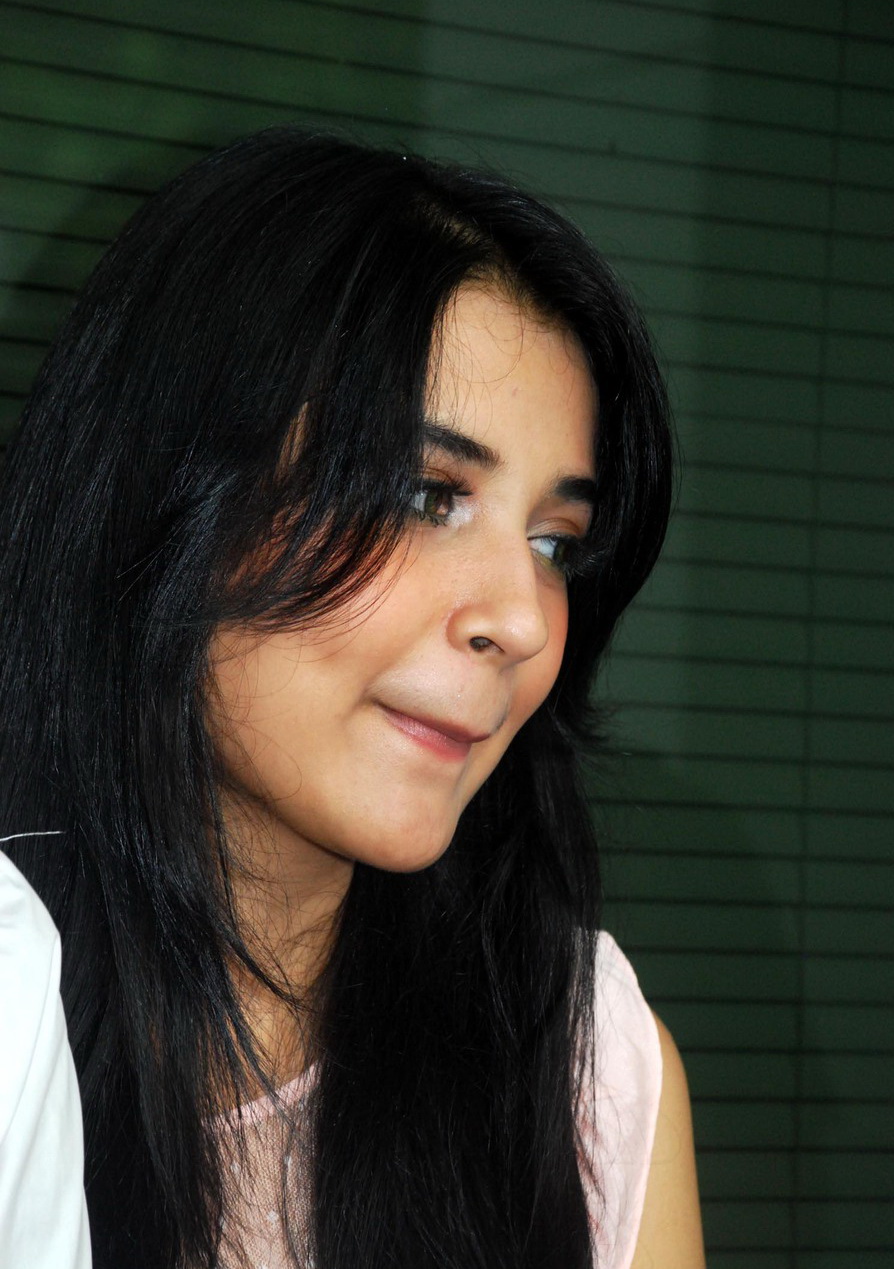 Shireen Sungkar - Images Gallery