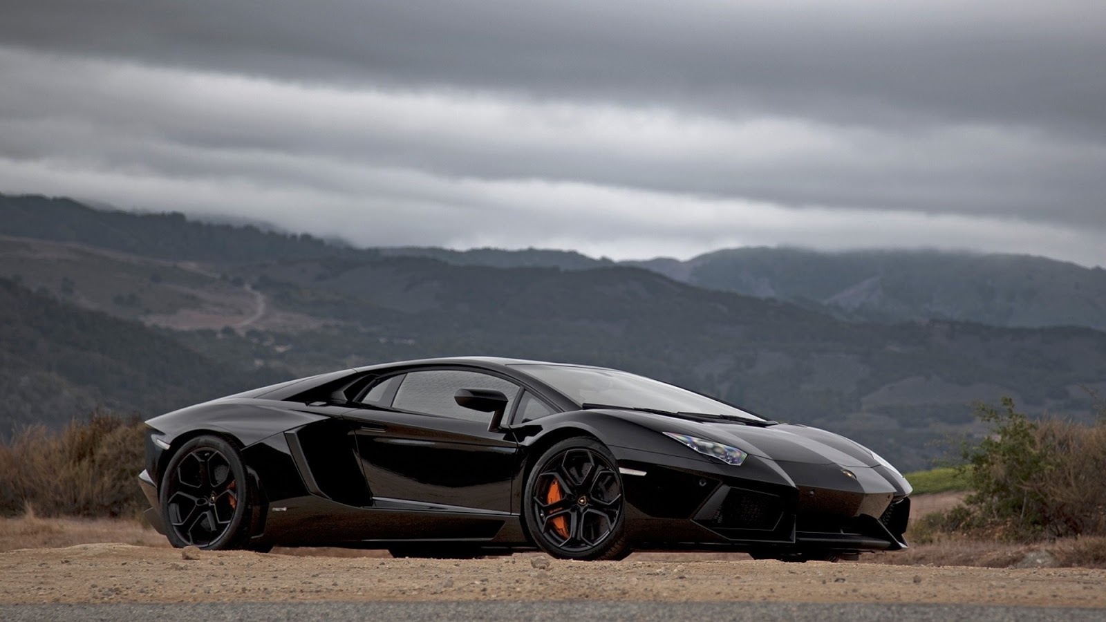 Black Lamborghini Aventador Wallpaper on Mountain