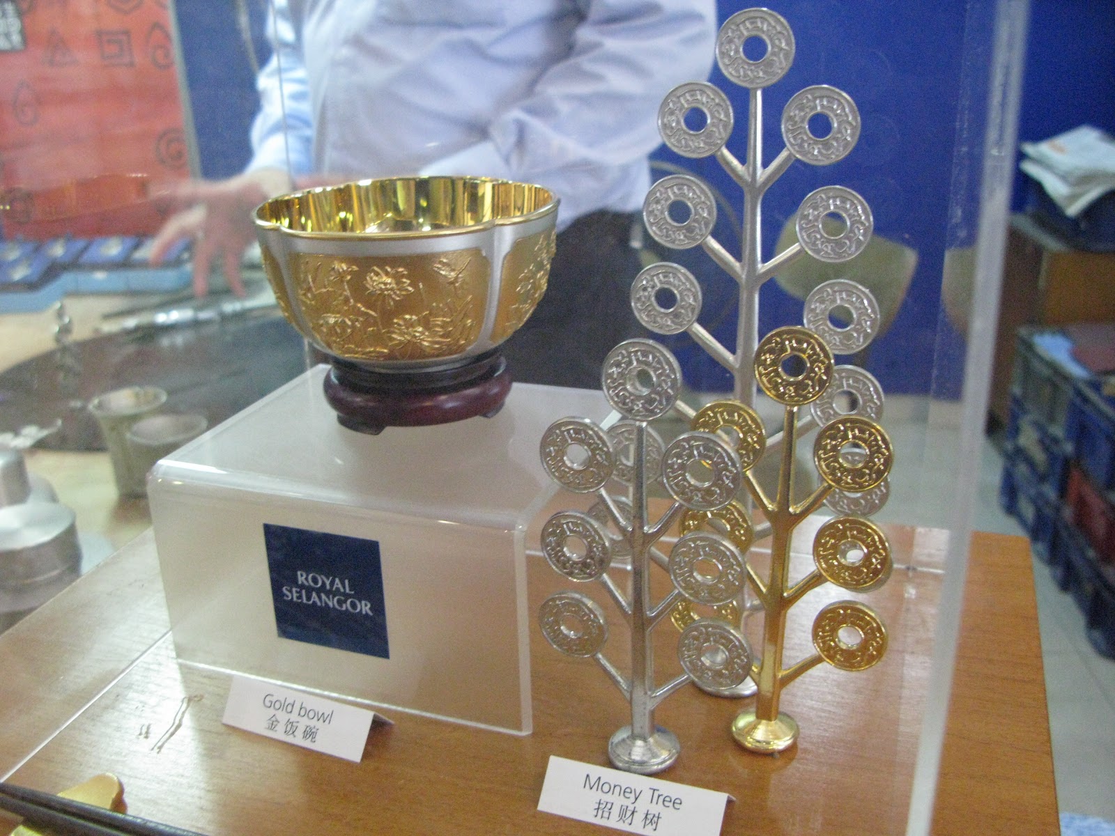 Mel's Travel blog Malaysia Part 8 Royal Selangor Pewter Factory