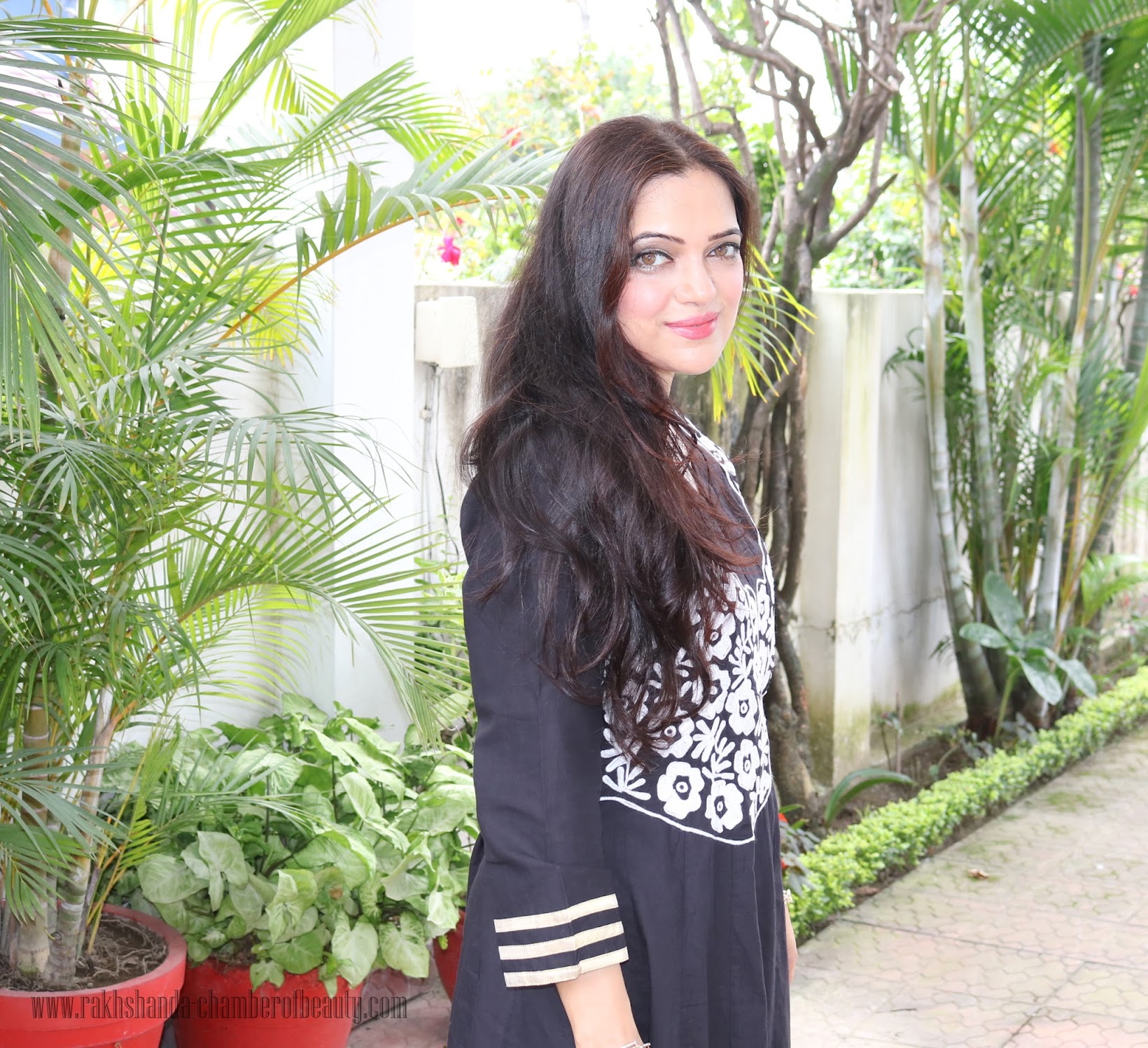 Birthday lunch OOTD | Black & Gold Anarkali, Indian fashion Anarkali suit, OOTD, Indian fashion blogger, Chamber of Beauty Birthday lunch OOTD | Black & Gold Anarkali, Indian fashion Anarkali suit, OOTD, Indian fashion blogger, Chamber of Beauty
