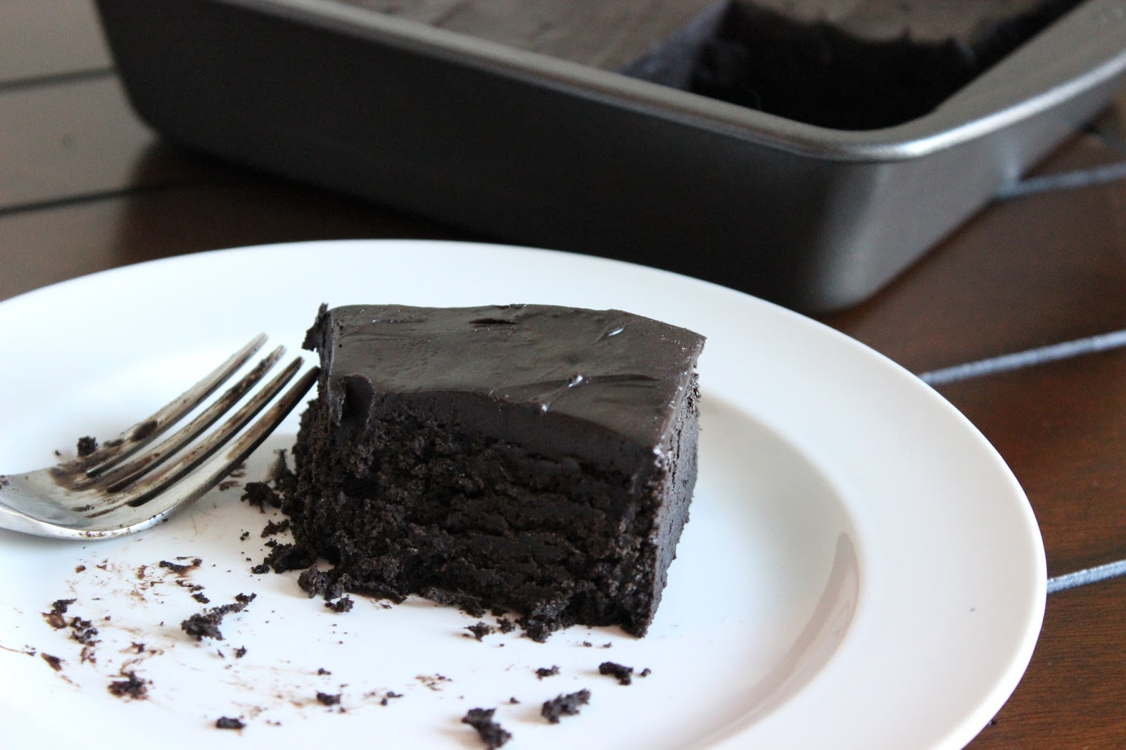 r u n s . o n . s u n d a e cold chocolate snacking cake