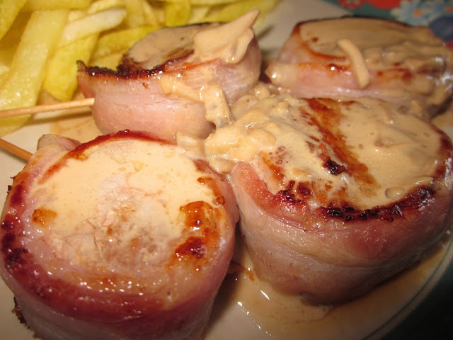 http://bien-me-sabe.blogspot.com.es/2013/06/piruletas-de-solomillo-y-bacon-con.html