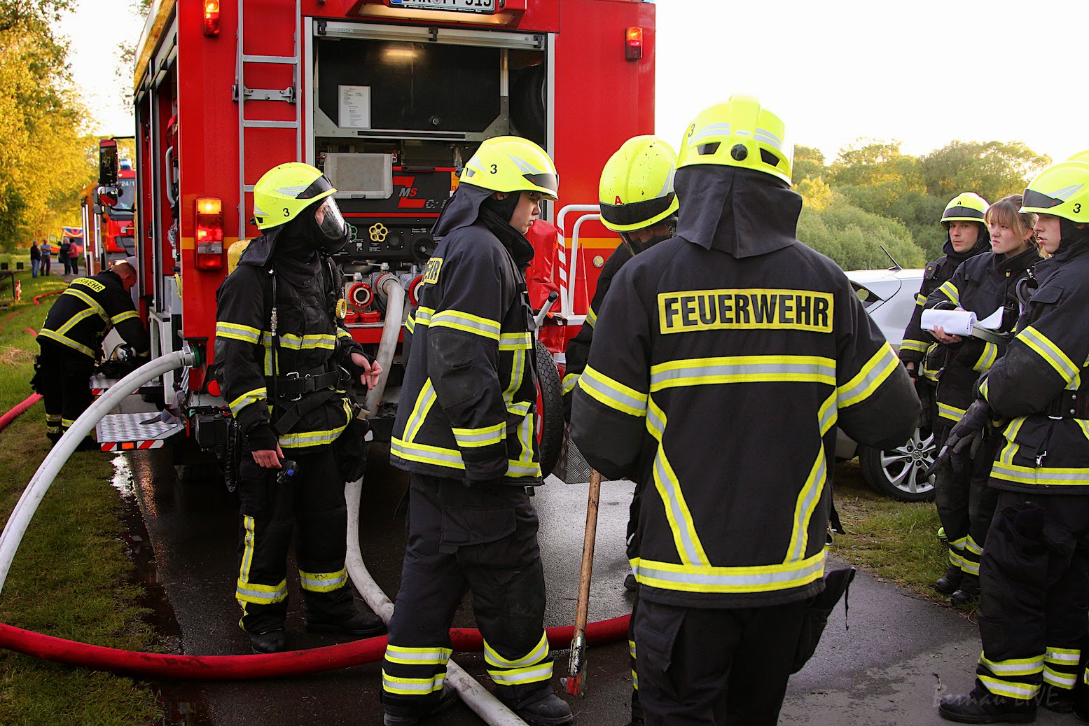 Bernau: Grosseinsatz der Feuerwehr - Bungalow Brand... 32 Bernau LIVE - Dein Stadtmagazin für Bernau bei Berlin