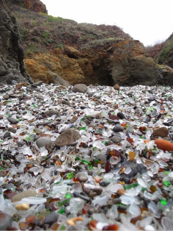 Scientific Park Les plages de verre (glass beaches) Shocking