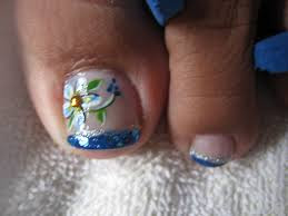 Uñas con rosas para los pies Uñas con rosas para los pies