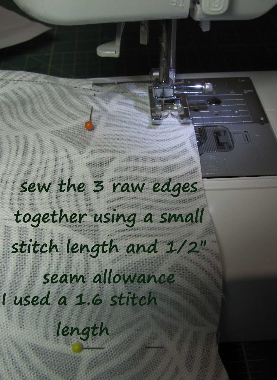 Collar Craze! Tutorial How to add an inside zipper pocket to a purse