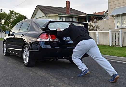 Mungkinkah Alphard Didorong Saat Parkir? Sebuah Tinjauan Komprehensif