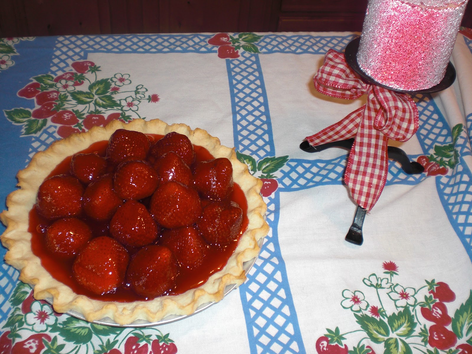 Weekday Chef Strawberry Pie with Jello Glaze