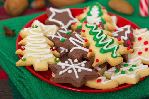 Giochi Biscotti Di Natale.Cucinare Con I Bambini I Biscotti Di Natale Con Zenzero Cioccolato E Cannella