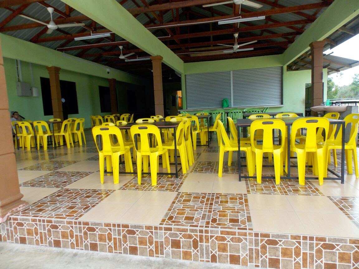 DEWAN MAKAN MABIQ PANTAI SEPAT