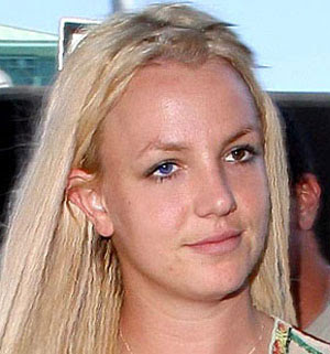 britney-spears-contact-lens.jpg