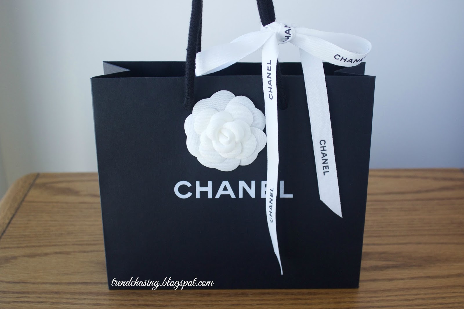 TrendChasing CHANEL LIPSTICKS ROUGE ALLURE VELVET, ROUGE COCO