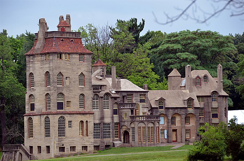 ARCHITECTURAL TILES, GLASS AND ORNAMENTATION IN NEW YORK The Tiles of