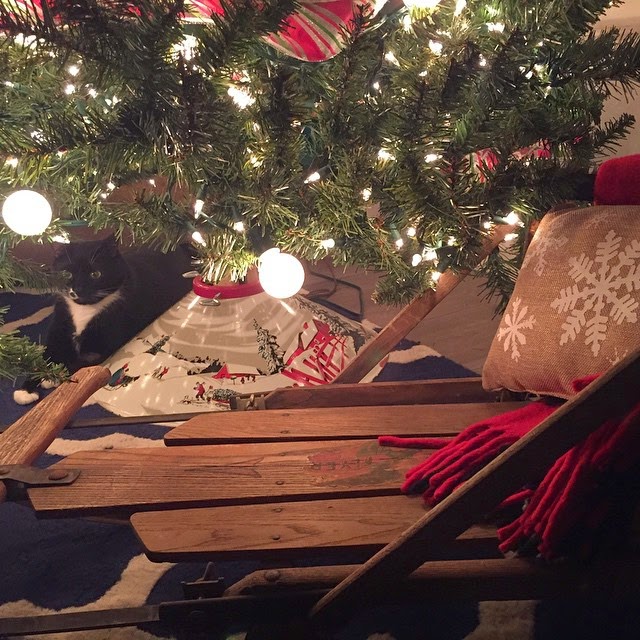 #thriftscorethursday Week 43 | Instagram user: jwgourleygirl shows off this Vintage Tree Stand #thriftscorethursday Week 43 | Instagram user: jwgourleygirl shows off this Vintage Tree Stand