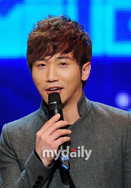 Yoo Se Yoon turns himself in for drunk driving ~ Netizen Buzz