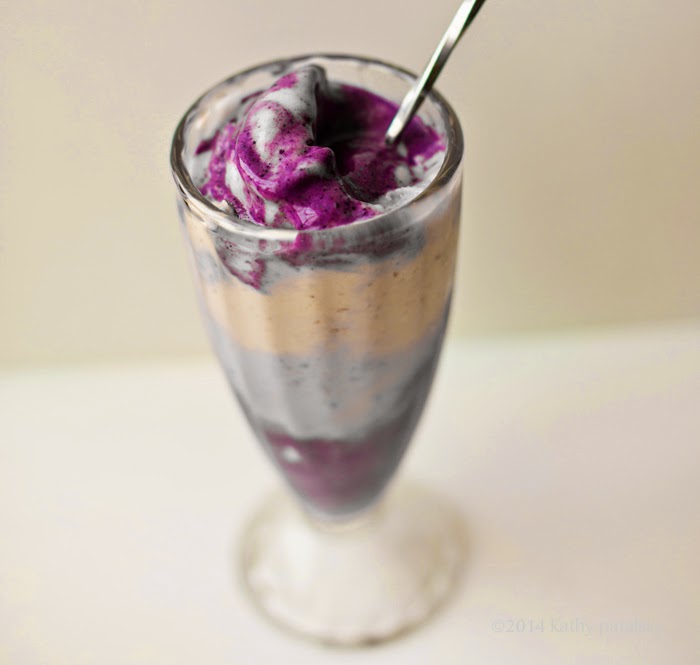 Banana Blender Ice Cream. Video HowTo. Pink, Banana and Blueberry. Vegan Recipe