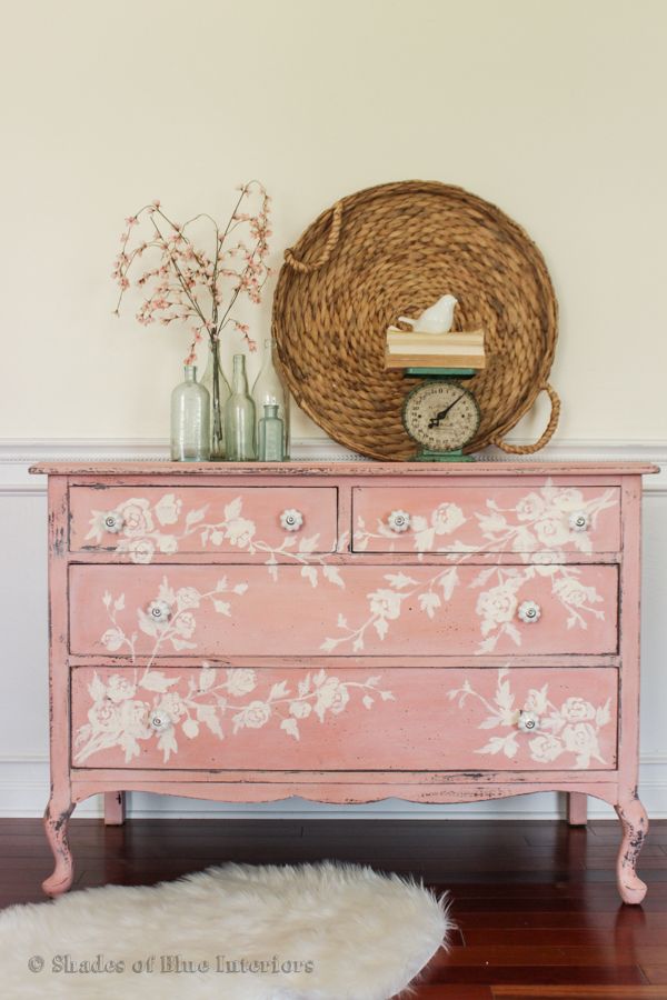 Eye For Design Decorating With Distressed Pink Furniture