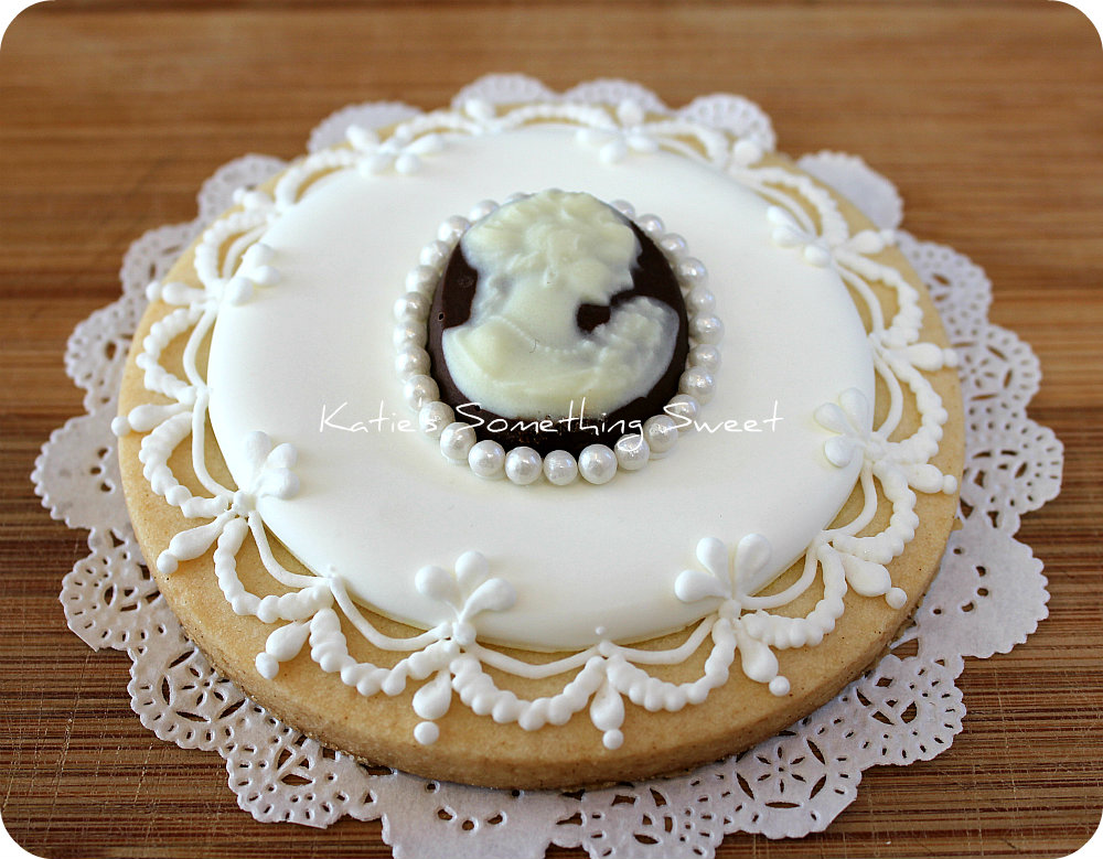 {Katie's Something Sweet} Cameo Cookies