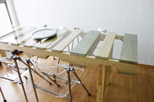 Mesa de jantar de palete de madeira reciclado